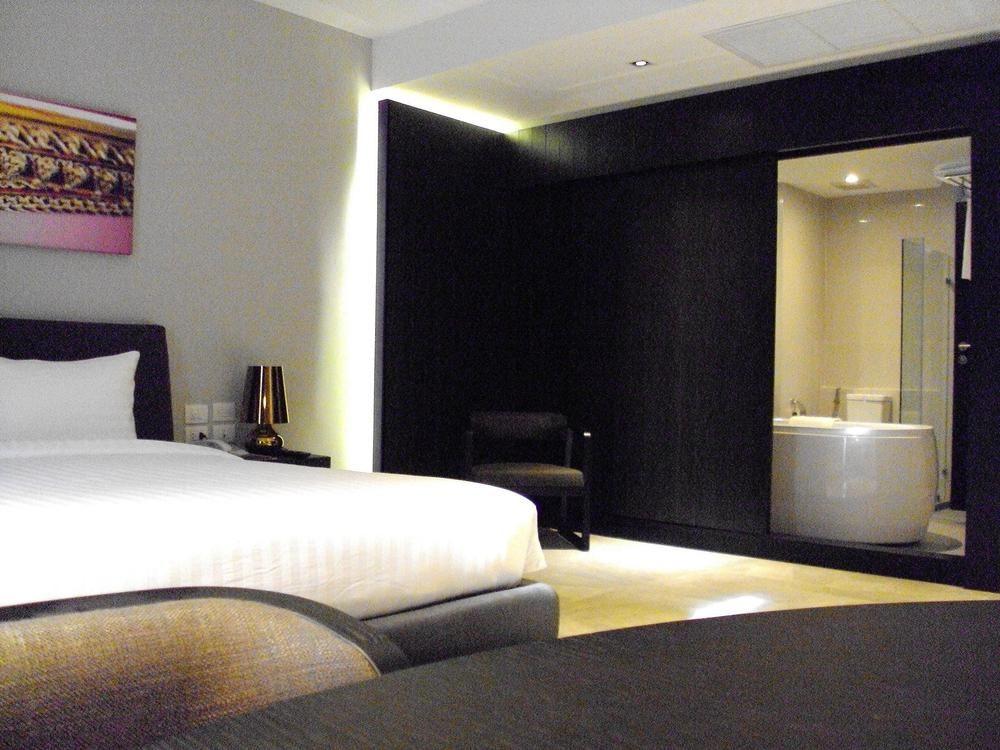 S Ratchada Leisure Hotel - Sha Plus Bangkok Eksteriør bilde A room at the hotel