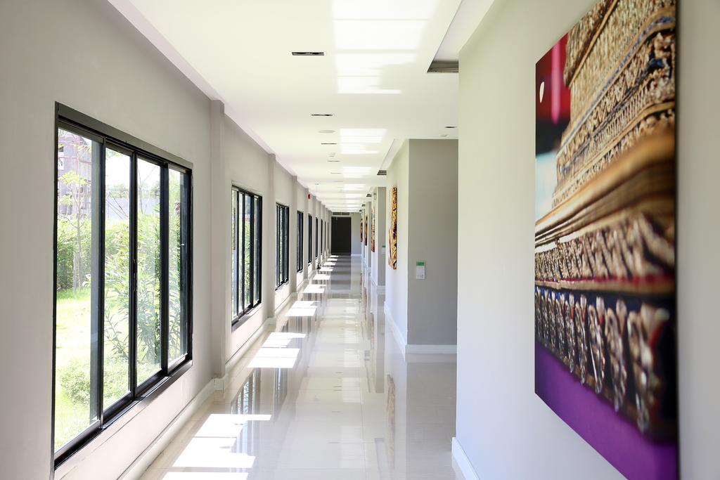 S Ratchada Leisure Hotel - Sha Plus Bangkok Eksteriør bilde Interior of the school