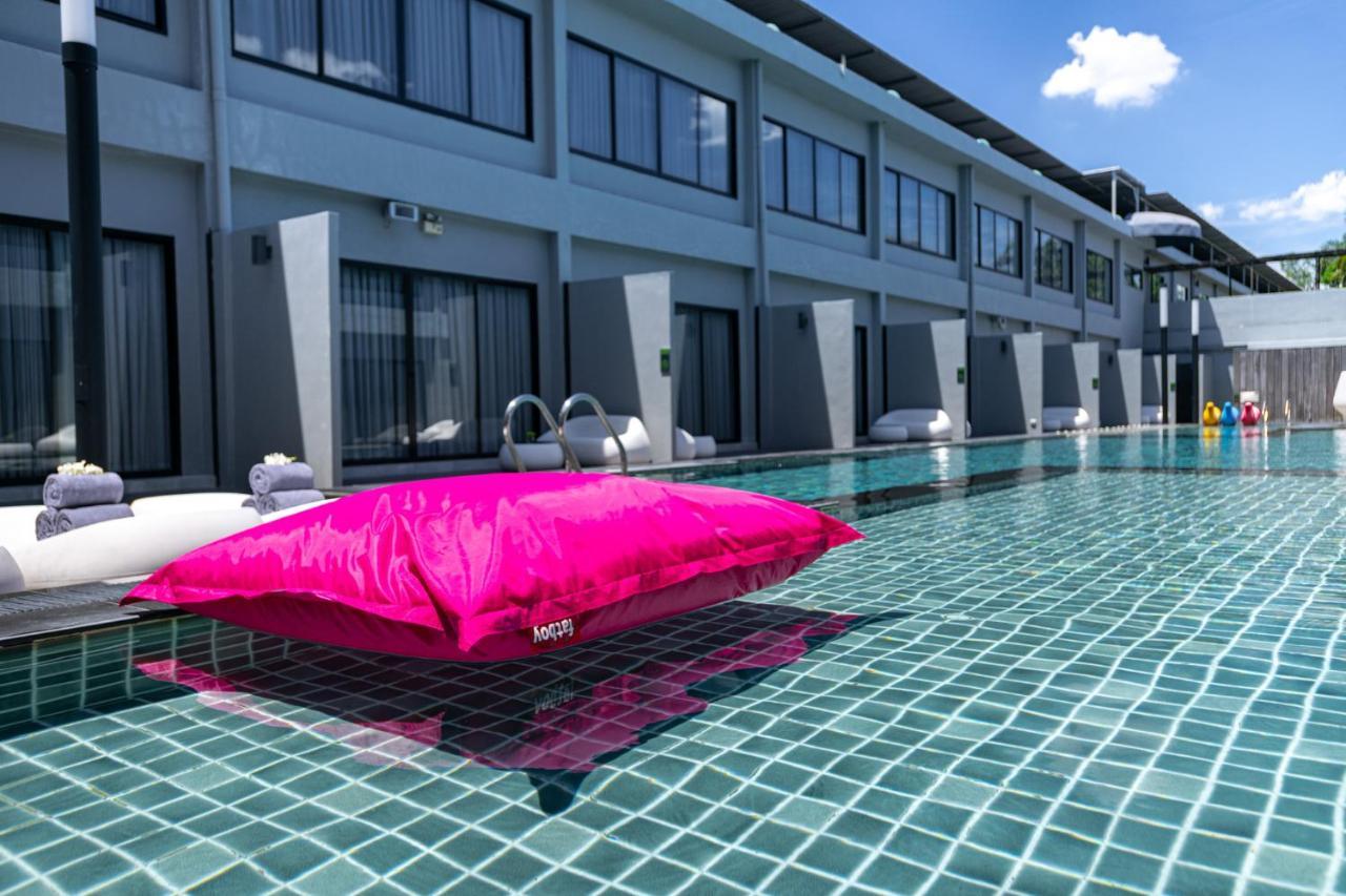 S Ratchada Leisure Hotel - Sha Plus Bangkok Eksteriør bilde The swimming pool at the hotel